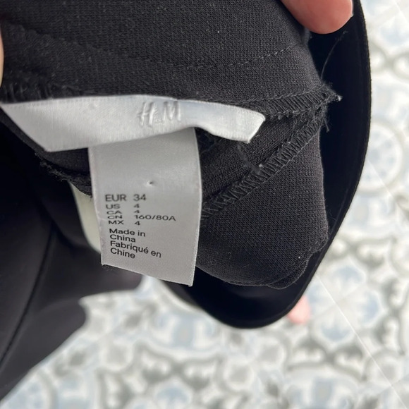 H&M Black and White Deep V Tennis Dress Size 4 - Picture 11 of 11